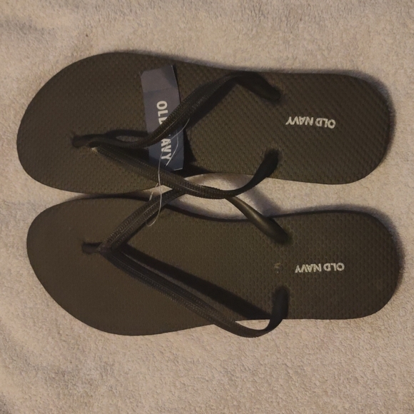 Three Pairs of Old Navy Flip Flops - Picture 4 of 7